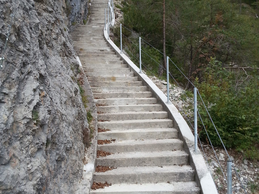 Ripristino di gradinata sul sito storico del Monte Tudaio